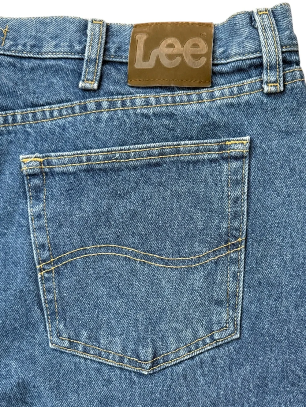 Lee Regular Fit Jeans Mens 42x36 Fits 40x36 Medium Wash Straight Leg 100% Cotton